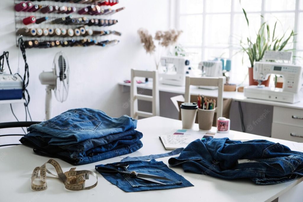 C&A se une a creators do TikTok para Semana Jeans +Sustentável